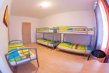 Zollikof Aparts - Sauna & Studioapartments Λειψία