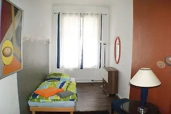 Zollikof Aparts - Sauna & Studioapartments Λειψία