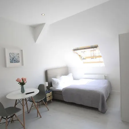 Ξενοδοχείο Zollikof Aparts - Sauna & Studioapartments